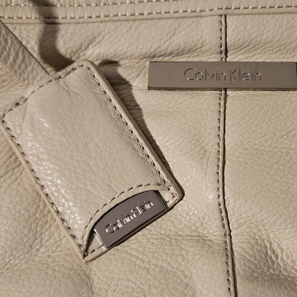 Calvin Klein Leather Crossbody Bag Purse 2 Straps Silver Hardware Cream Colored - Picture 3 of 6
